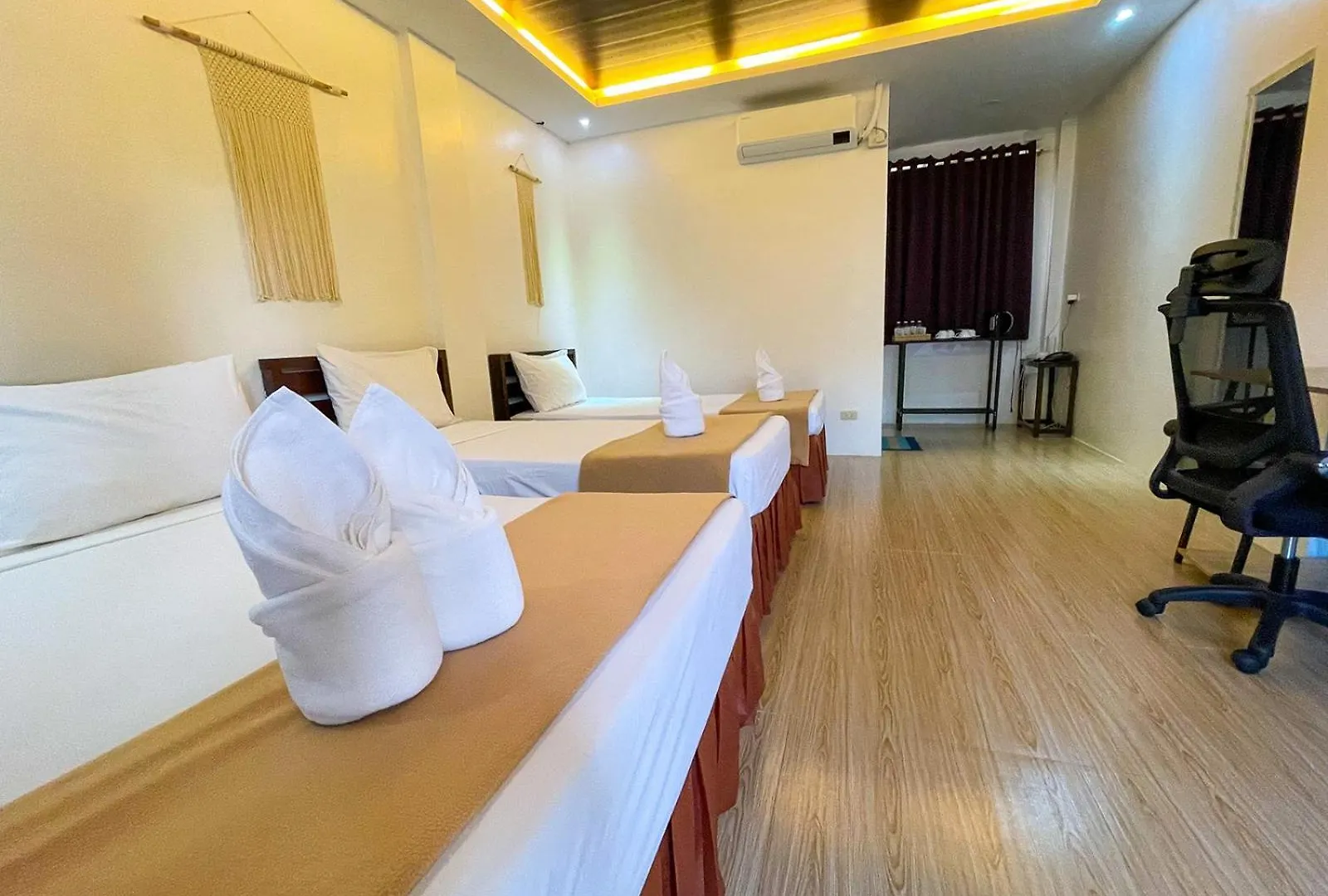 Noah'S Ark Hotel Powered By Cocotel Dauis