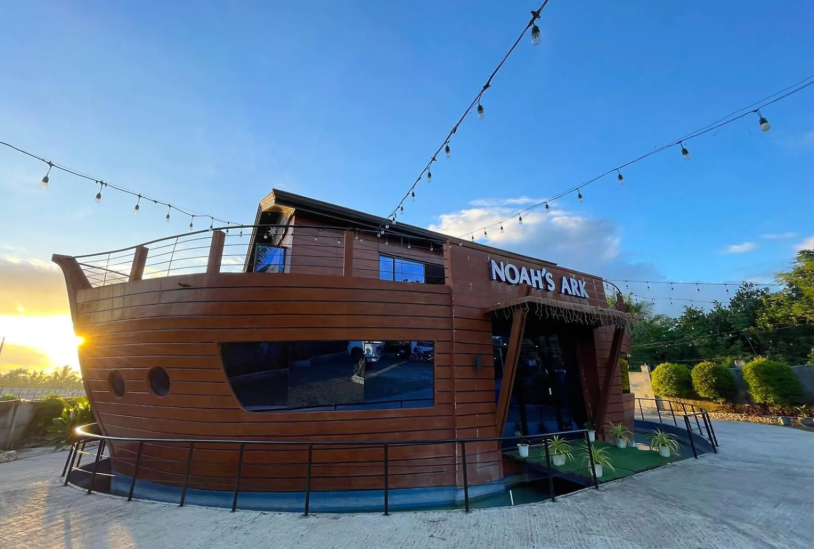 Noah'S Ark Hotel Powered By Cocotel Dauis