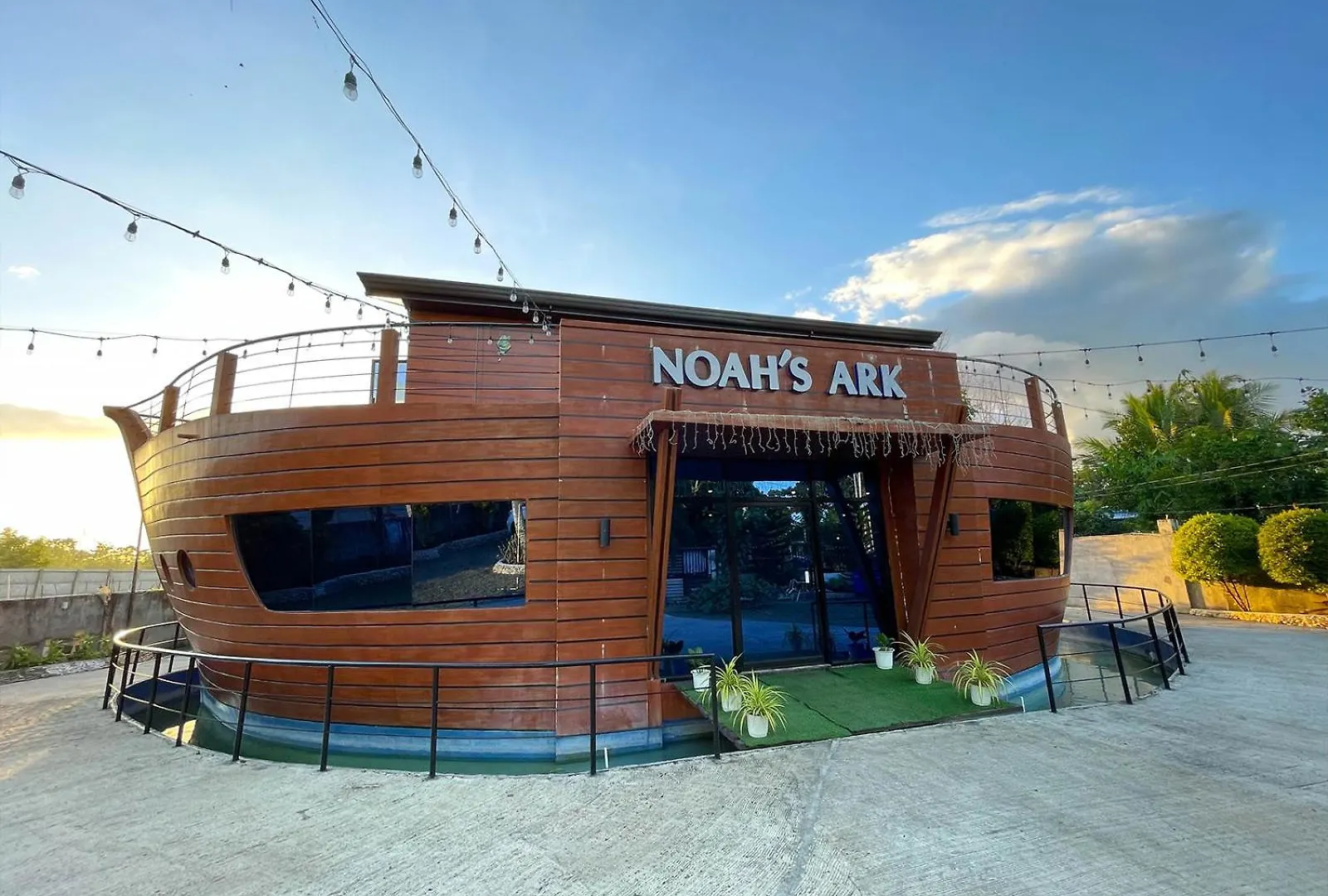 Noah'S Ark Hotel Powered By Cocotel Dauis