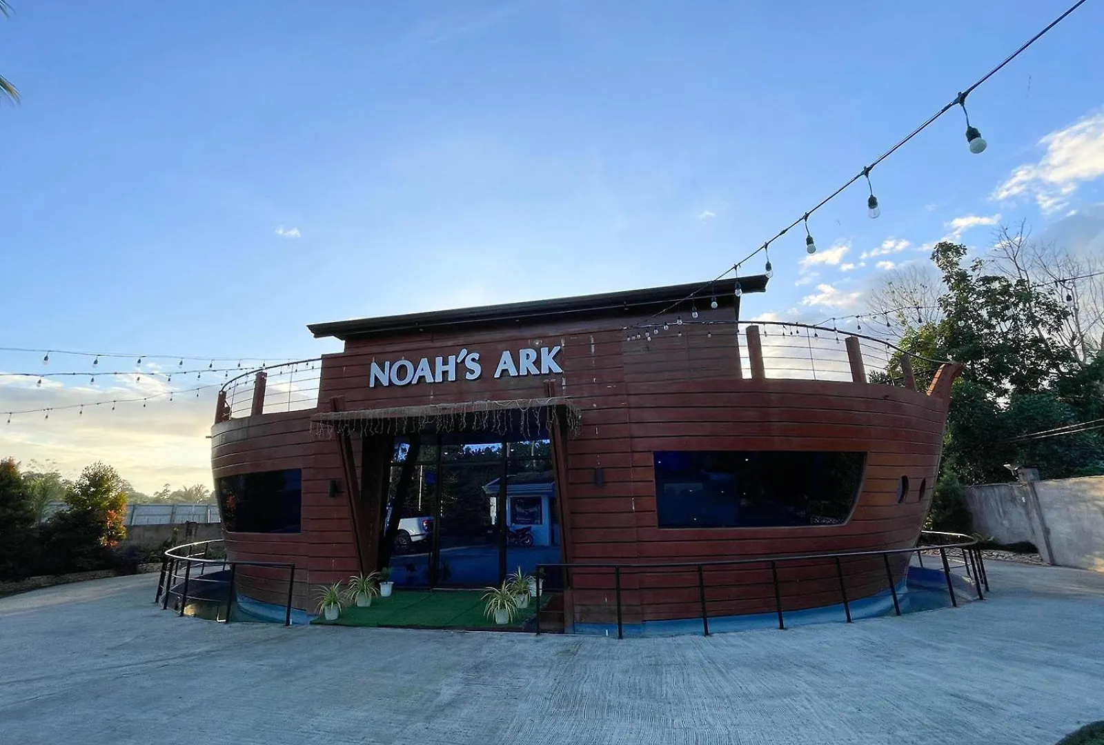 Noah'S Ark Hotel Powered By Cocotel Dauis